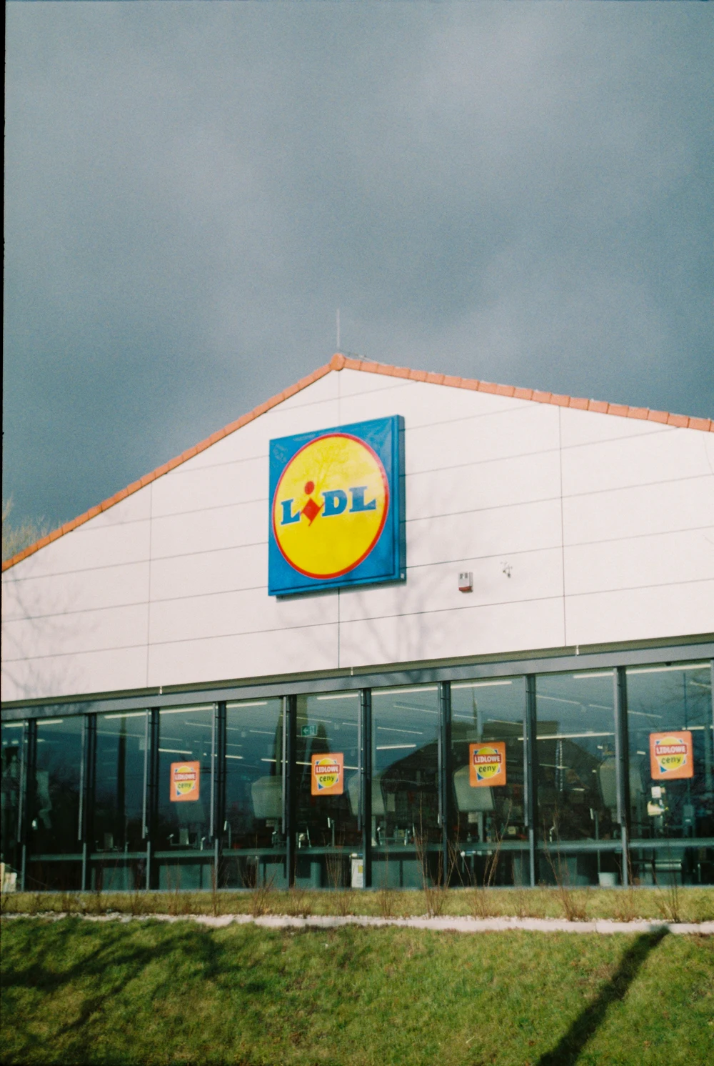 superstore market trends